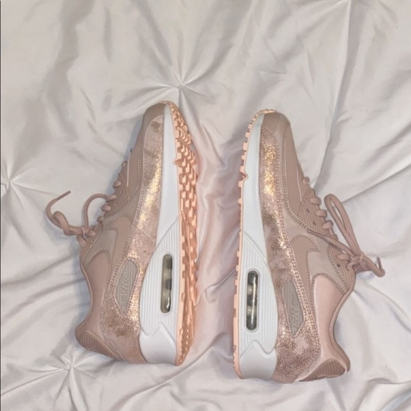 Pink nike air max’s - Picture 6 of 8